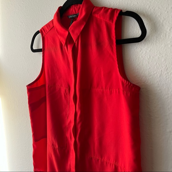 Daisy Fuentes Sleeveless Button-up Blouse, size S - Picture 2 of 7